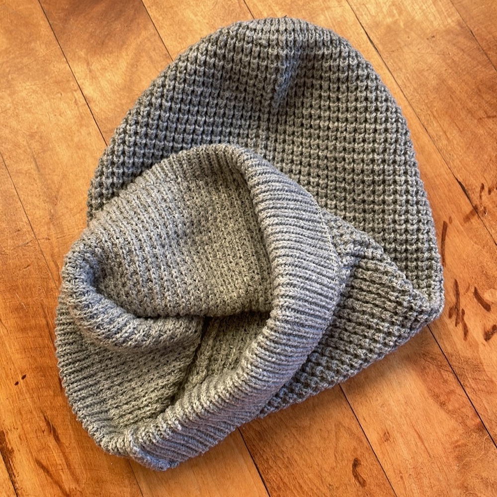 Knitted hat - Picture 4 of 4